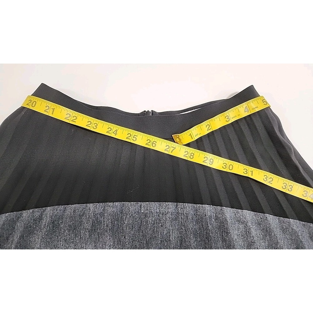 Lacoste Black Gray Pleated Mini Skirt Made in France Size UK 4 US 2 - Picture 5 of 7